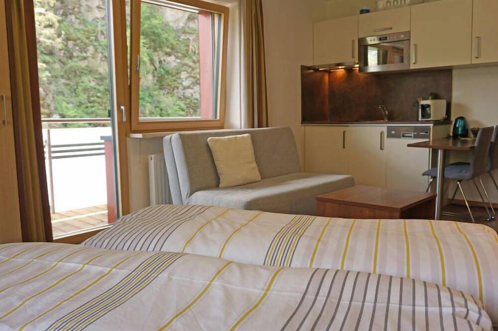 Apartamento entero, Urgbach Apart by Interhome in Fließ, Region de Tirol Alto