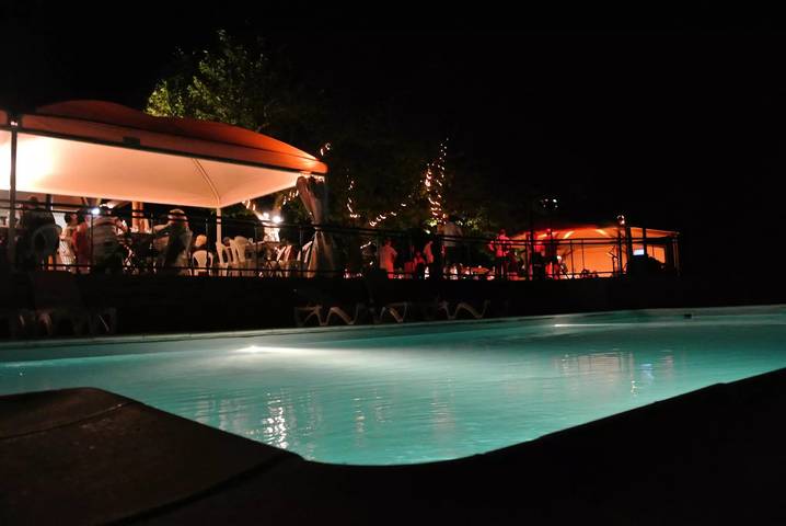 Camping pour 6 personnes, avec terrasse dans l' Isère - 3