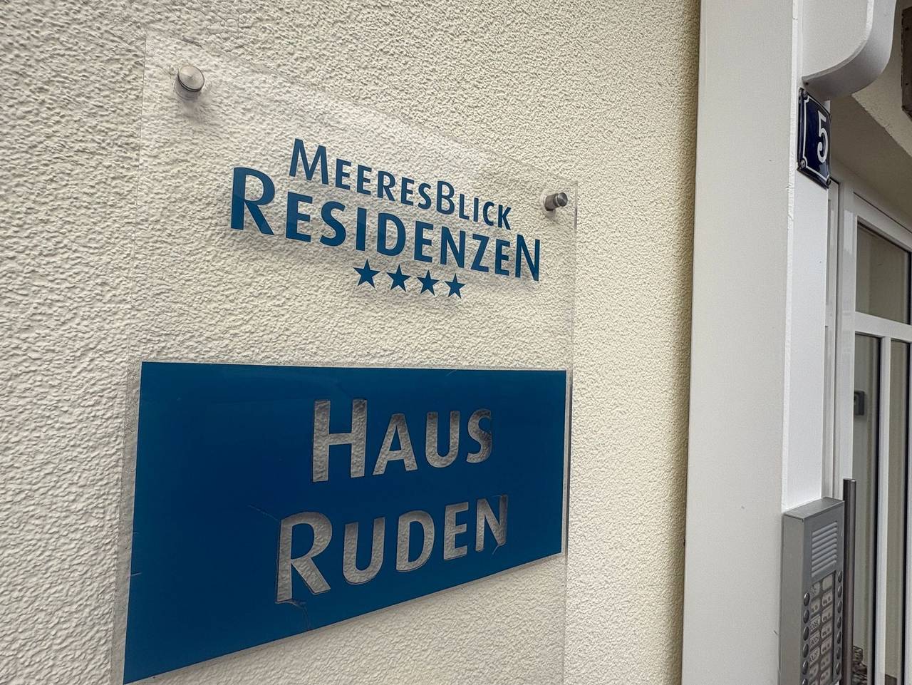 Neu! Sonneneck 75 - Ferienappartement im Eg. mit Terrasse in Göhren, Rügen