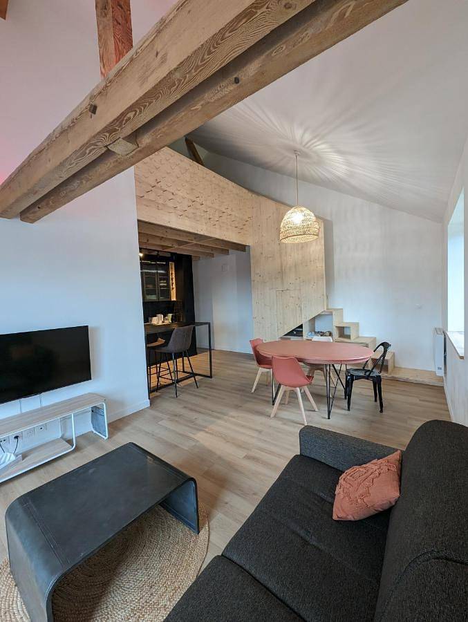 Gîte pour 6 personnes, avec terrasse et vue à Chanaz - 3