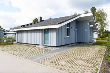 Ferienhaus für 4 Personen, mit Sauna und Whirlpool sowie Garten und Terrasse in Mirow