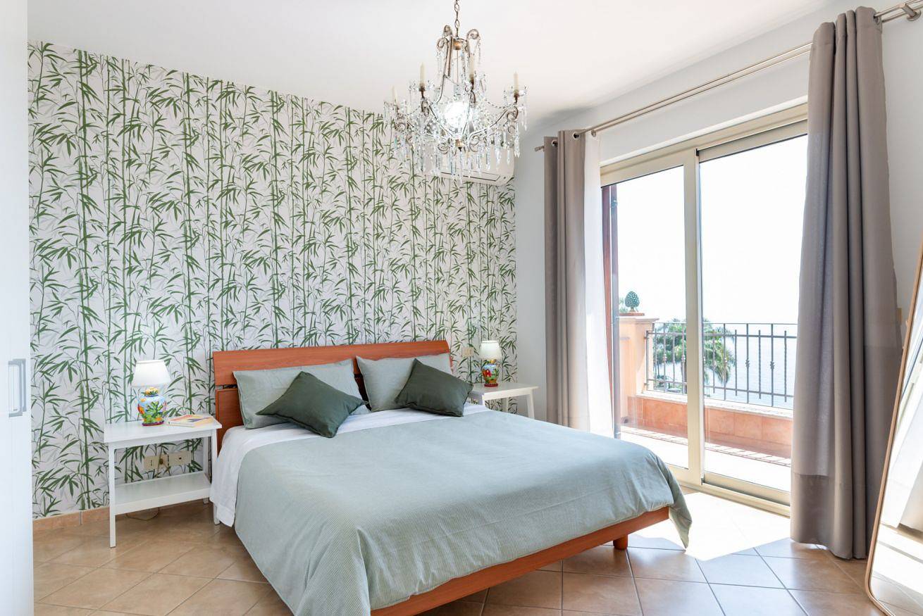 Appartamento intero, Taormina Panoramic Apartment w/ Parking in Mazzarò, Taormina