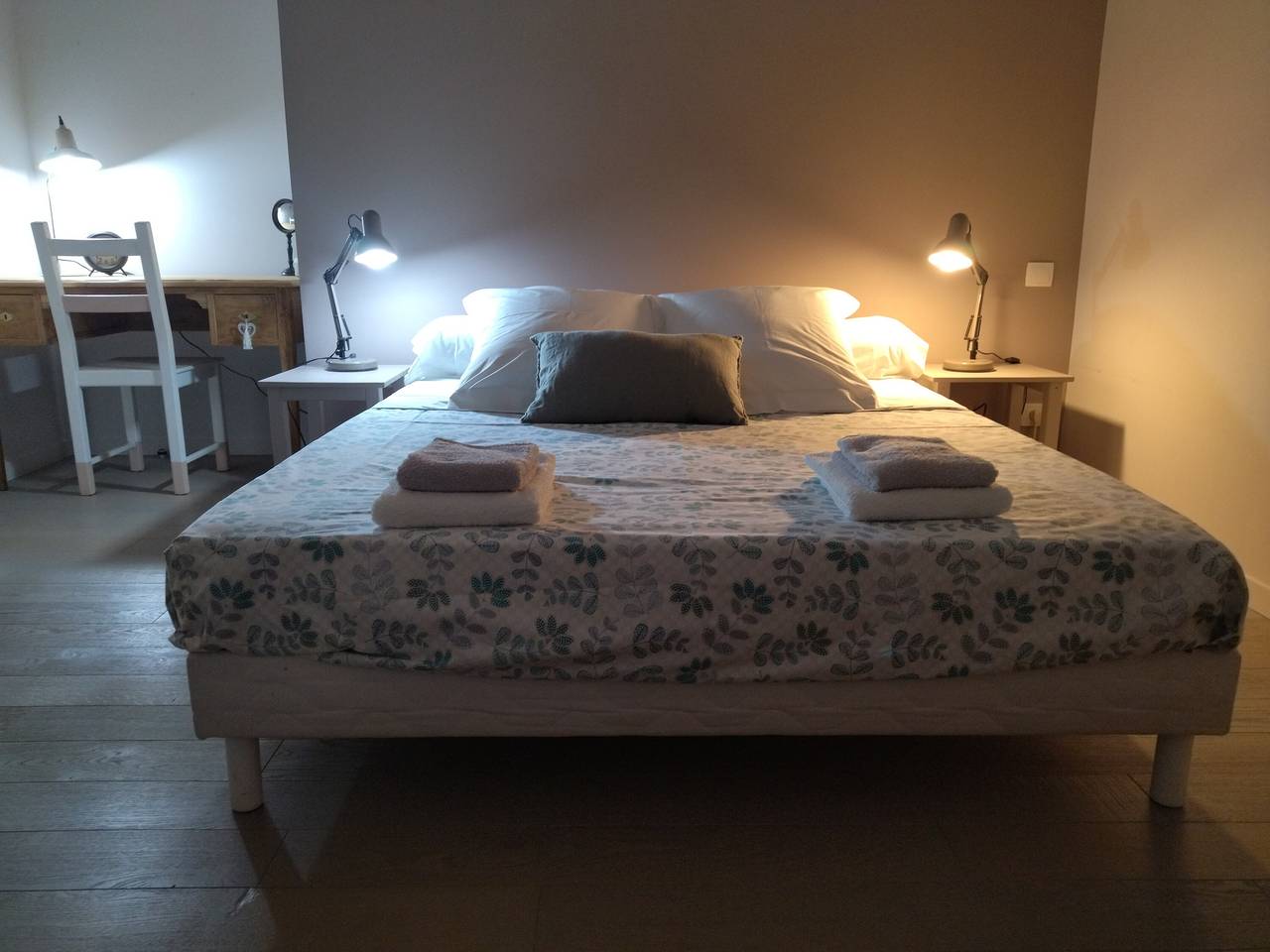 Casa de huéspedes 'Habitación Côté Vignes' con piscina compartida, jardín común y Wi-Fi in Bourg-Saint-Andéol, Privas