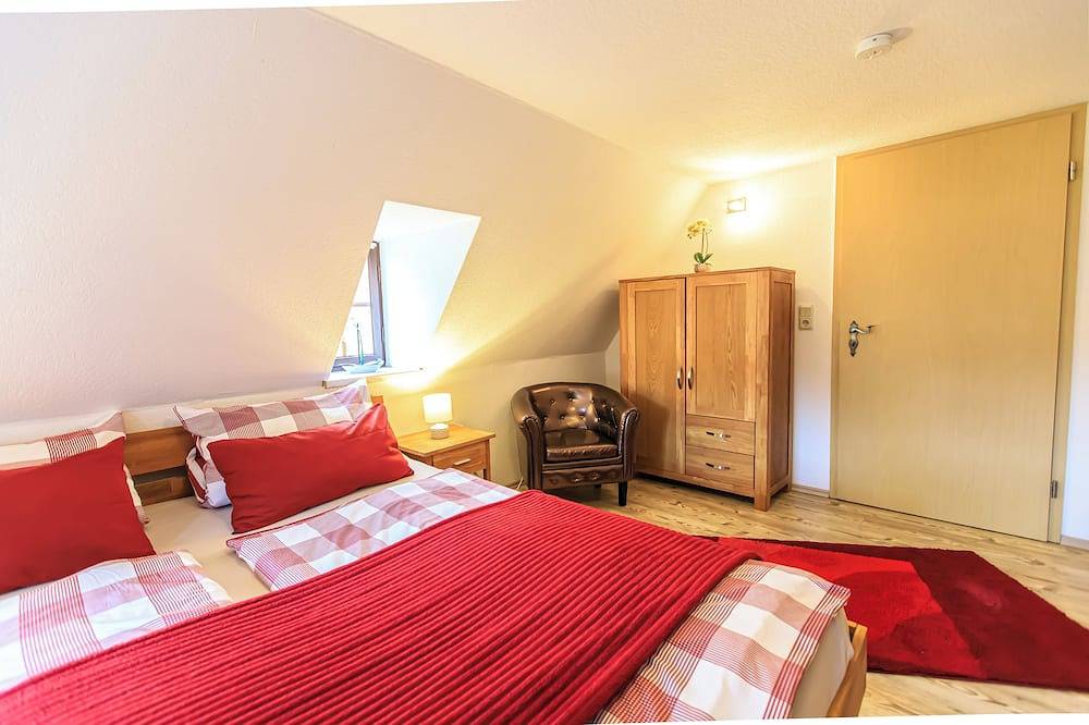 Ganze Wohnung, Ferienhaus Sissi mit Whirlpool, Sauna u Sehr Ruhig in Großschönau, Zittauer Gebirge