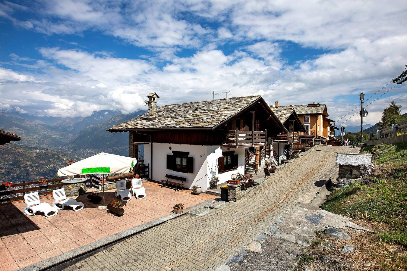 Appartamento intero, Appartamento 'Sylvie' con Vista Montagna, Terrazza in Comune e Wi-Fi in Gerdaz, Comune di Gressan