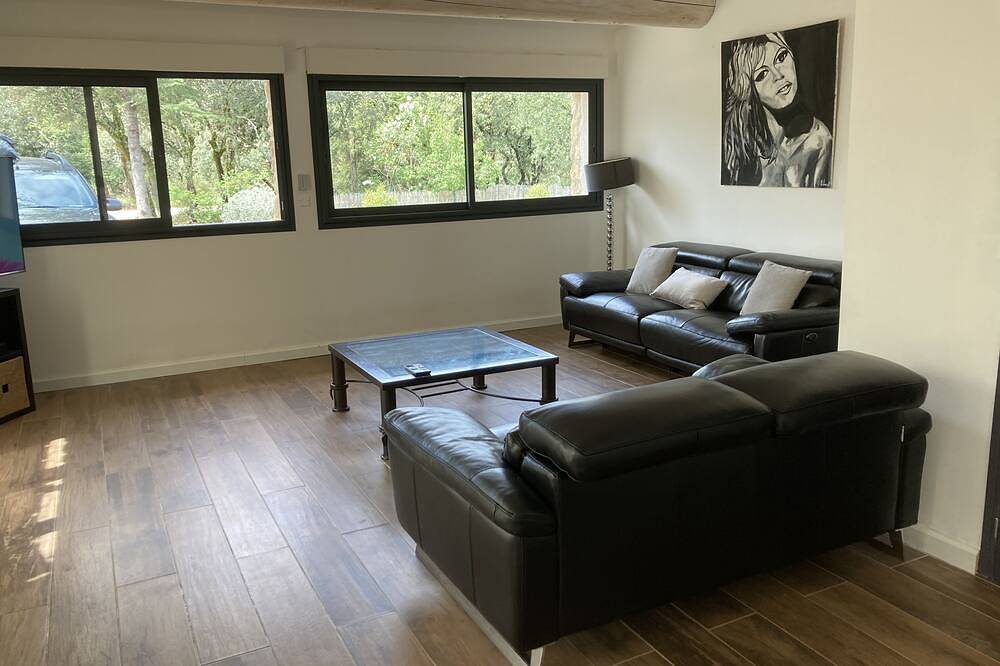 Farmhouse at the foot of the Luberon in Apt, Parc naturel régional du Luberon