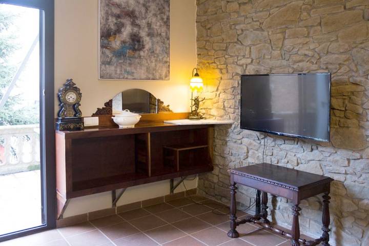 Gîte pour 6 personnes, avec Balcon ainsi que Terrasse et Vue à Sant Julià de Vilatorta - 2