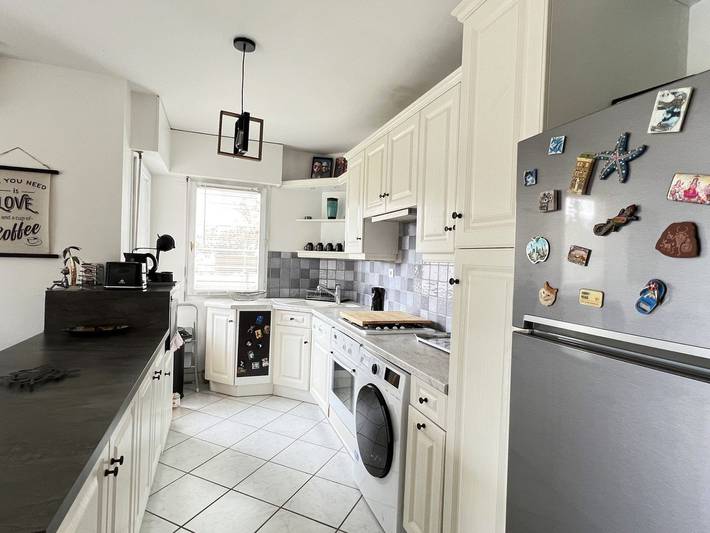 Appartement entier, Beau T3 avec vue parc et Dent du Chat, pour 3/4 pers, avec terrasse et Wifi in Aix-les-Bains, Région de Chambéry