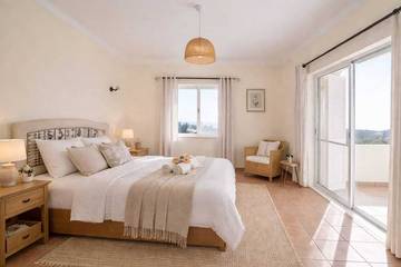 Villa for 10 People in Estômbar, Estômbar e Parchal, Photo 3