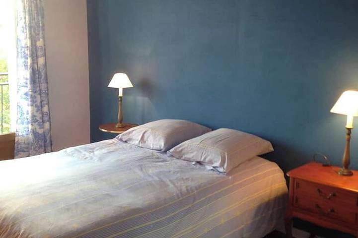 Gîte pour 6 personnes, avec jardin et terrasse à Saint-Martin-sous-Vigouroux - 2