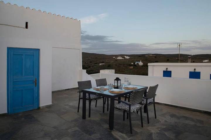 Location de vacances pour 6 personnes, avec vue et balcon dans Kithnos Chora