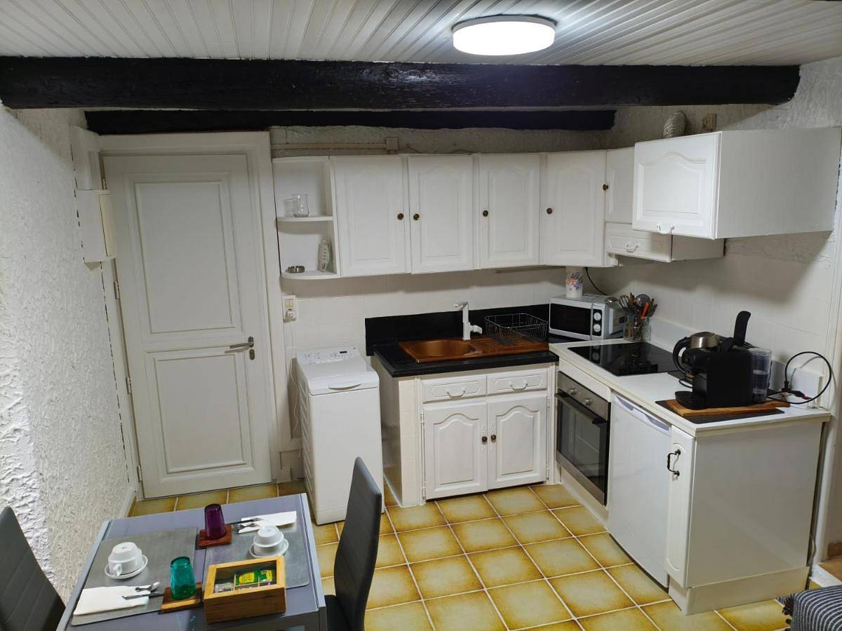 Appartement entier, One-Bedroom Apartment in L'Escarène, Côte méditerranéenne (France)