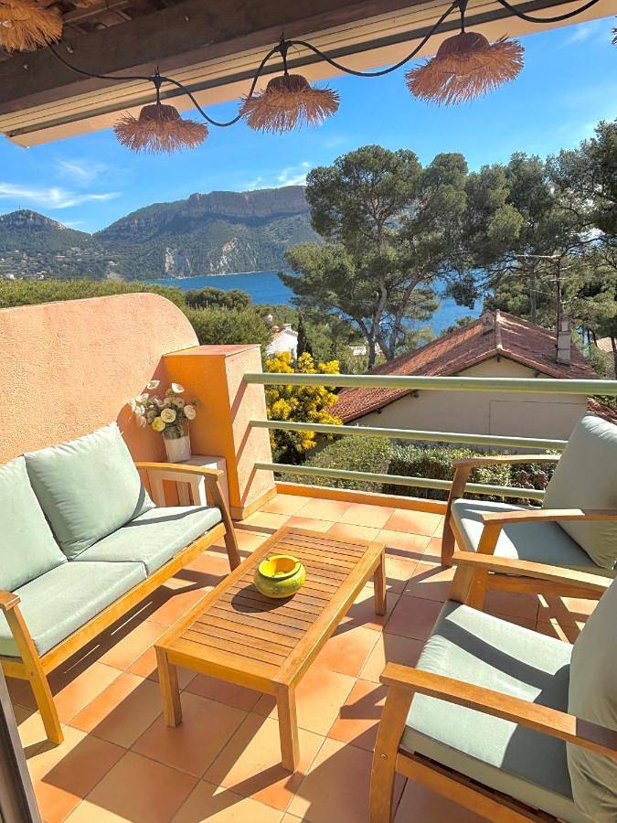 Location de vacances pour 7 personnes, avec vue et balcon dans Calanque De Port Pin Cassis - 4