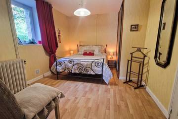 Location De Vacances pour 7 Personnes dans Saint-Pardoux-d'Arnet, Région d'Aubussargues, Photo 1