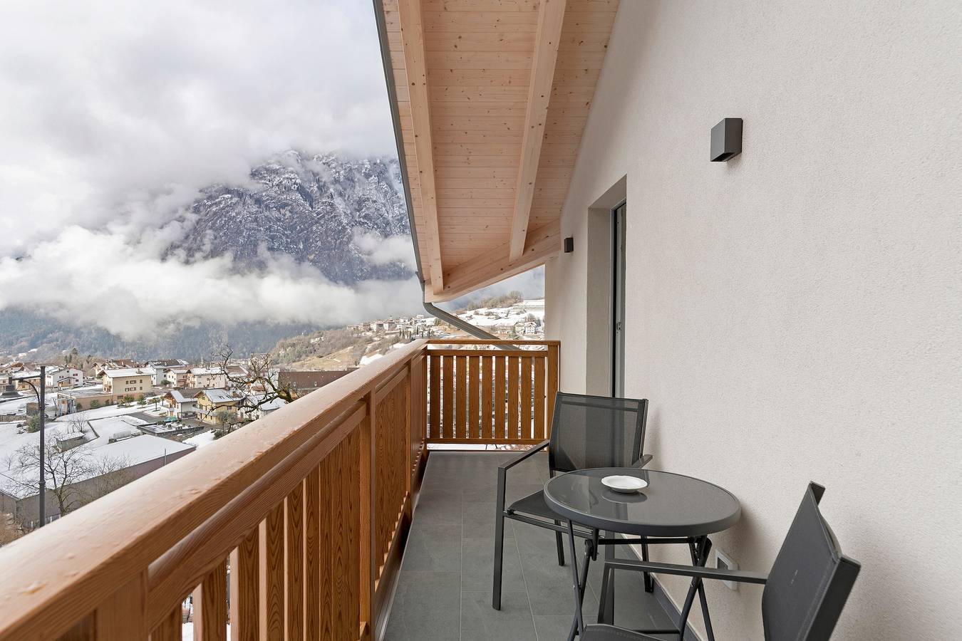 Ganze Wohnung, Ferienwohnung 'Alpen Blumen Stella Alpina' mit Bergblick, Terrasse und Wlan in San Lorenzo in Banale, Brentagruppe