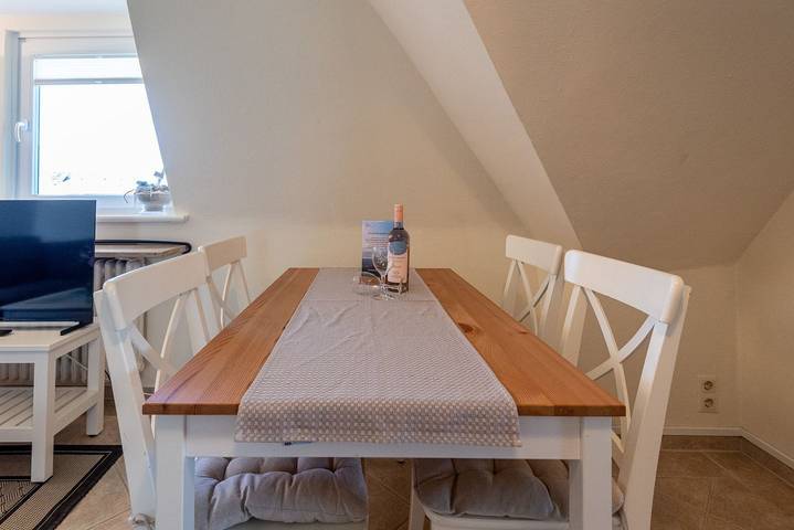 Ganze Wohnung, Freundliche 3-Zimmer-Ferienwohnung im Obergeschoss am Wenningstedter Dorfteich in Nordfriesische Inseln (Schleswig-Holstein) (Schleswig-Holstein), Wenningstedt