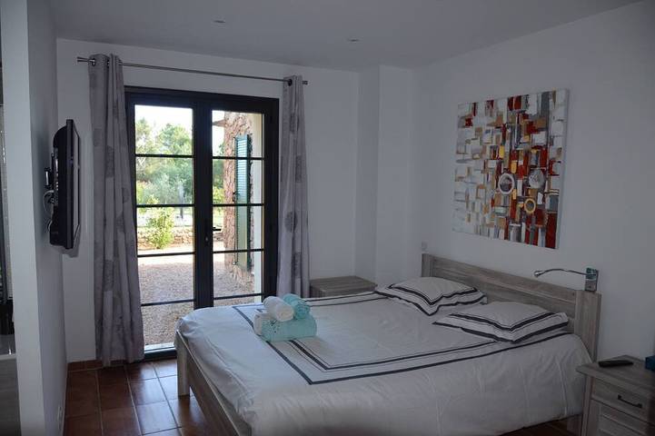 Location de vacances pour 10 personnes, avec jardin dans Office de Tourisme Porto Vecchio Sud Corse - 3