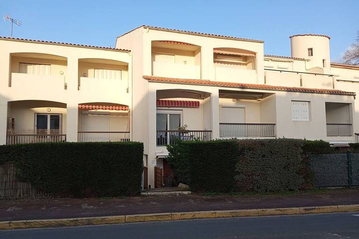 Gîte pour 3 personnes, avec piscine dans Vert Bois