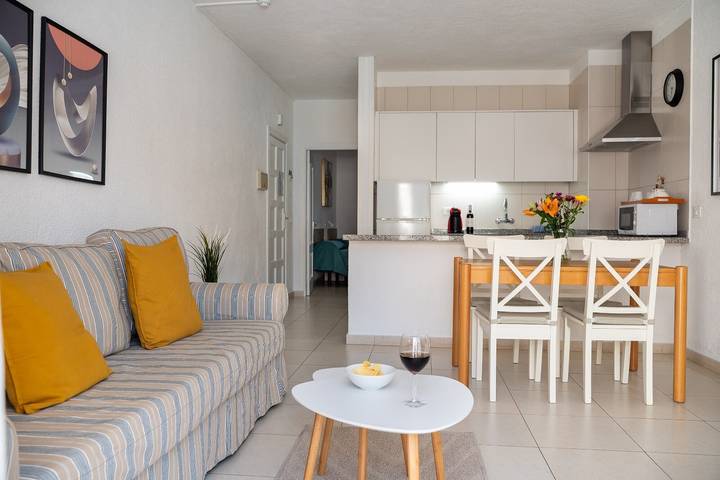 Ferienwohnung für 4 Personen, mit Kinderpool in Arona - 2