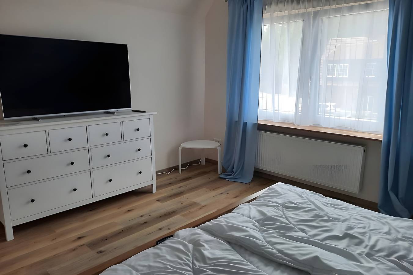 Ferienwohnung 'Heike 2' mit Privatterrasse und Wi-Fi in Zetel, Nordseeküste