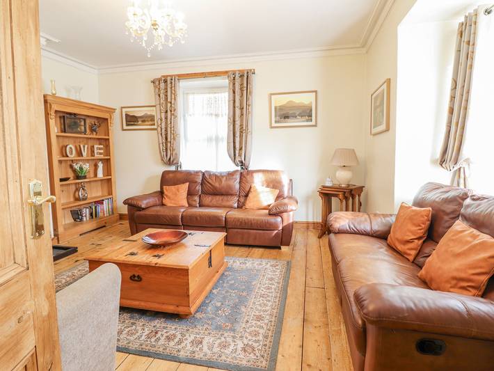 Apartment for 9 people in Barmouth