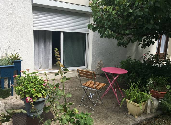 Gîte pour 2 personnes, avec jardin à Périgny