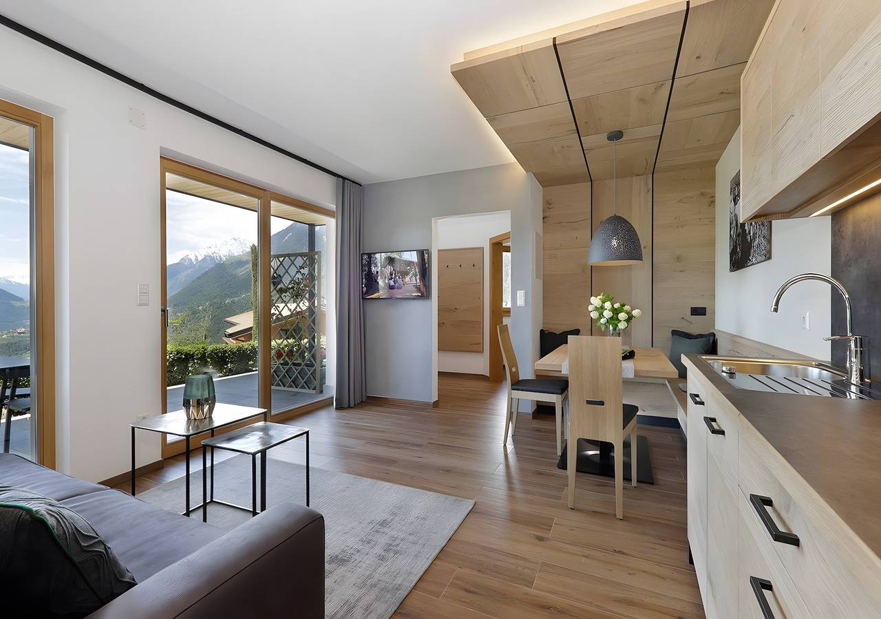 Ganze Wohnung, Ferienwohnung 'Wildrose' mit Bergblick, Gemeinschaftspool und Wi-Fi in Verdins, Schenna