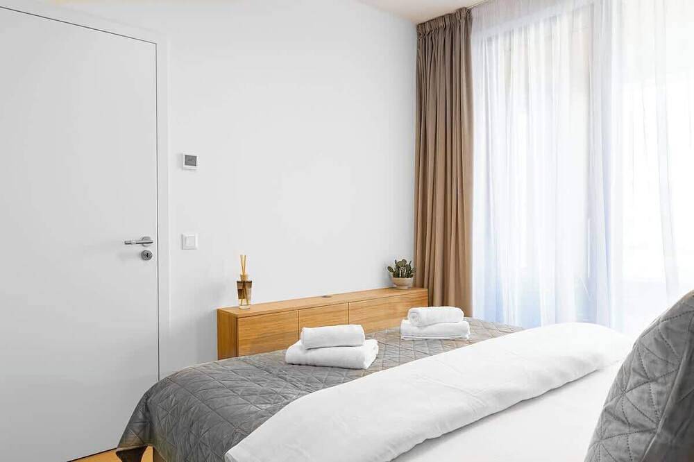 Entire apartment, Stylish Haven Skypark Apartment in Bratislava, Bratislava region