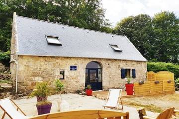 Location de vacances pour 4 personnes, avec terrasse et jacuzzi, animaux acceptés à Pouldergat