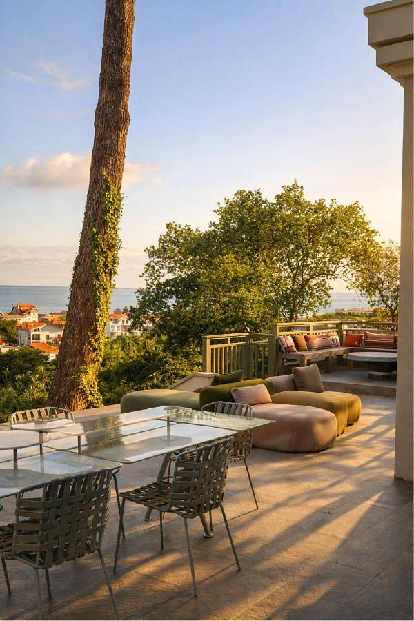Maison d’hôte pour 2 personnes, avec Balcon et Terrasse ainsi que Jardin et Piscine