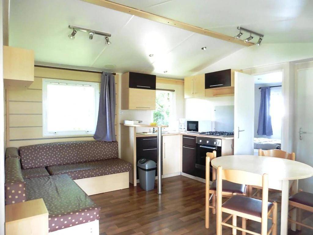 Camping 3 étoiles - Piscine - ccbfeif in Baye, Région de Quimper