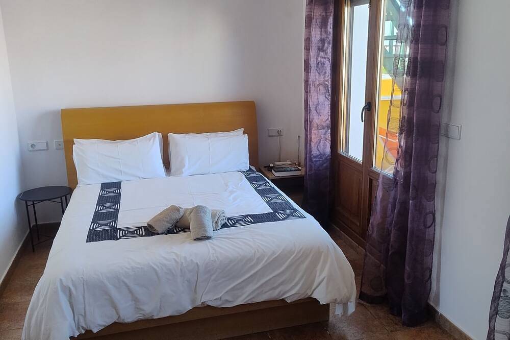 Andalusisches Reihenhaus mit zwei Betten an der Costa Esuri Golfanlage in Urbanizacion Costa Esuri, Ayamonte
