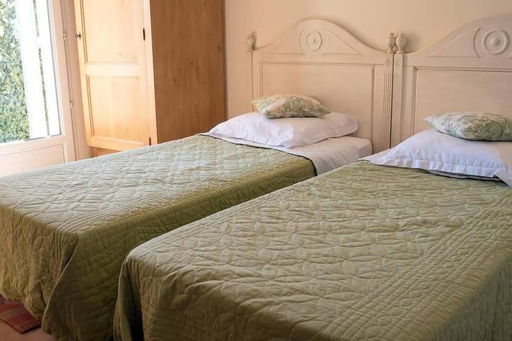 Location de vacances pour 6 personnes, avec jardin et piscine, animaux acceptés à Saint-Trinit - 2