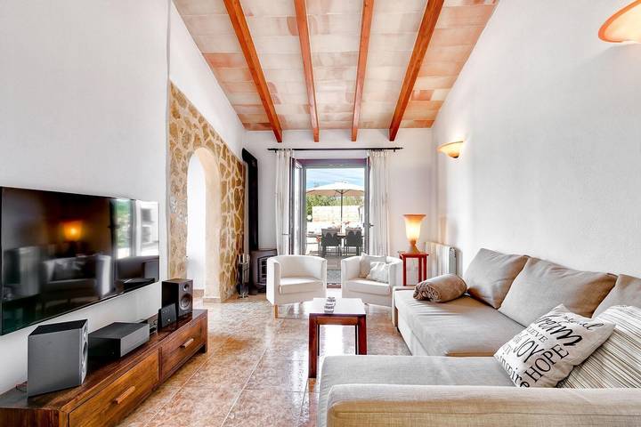 Finca Llonguet mit Bergblick, Pool und WLAN in Capdepera, Mallorca Osten