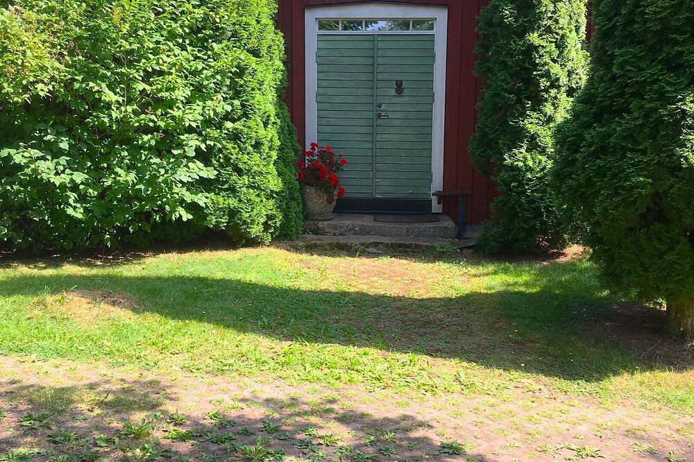 Schönes Ferienhaus mit Seeblick in Ljungby, Kronoberg