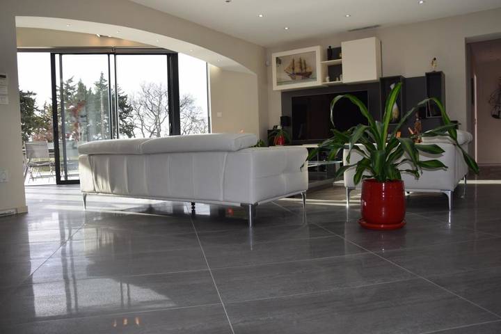 Location de vacances pour 8 personnes, avec Balcon et Jacuzzi ainsi que Terrasse et Jardin à Montségur-sur-Lauzon - 3