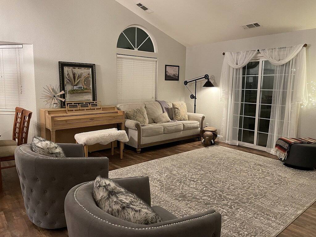 Eden Retreat - Rest & Relax with a soothing spa! 3King, 1Queen & 1 Airbed in Redding, Shasta County