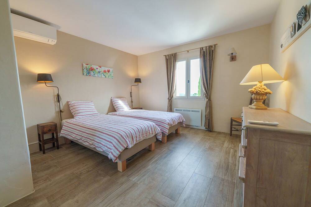 Villa Lou Coulabio - Stay in Provence with Private Pool and Panoramic View in Tourtour, Draguignan region