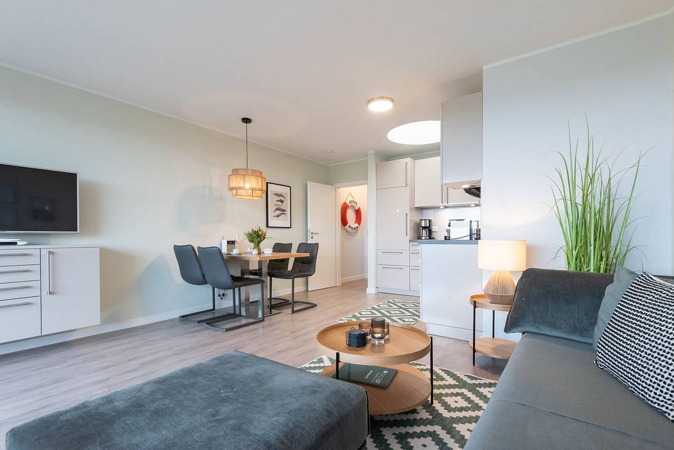 Ganze Wohnung, Moderne 2-Zimmer Ferienwohnung mit schönem Balkon auf ca. 65 m² für 2 Personen in Wenningstedt, Sylt
