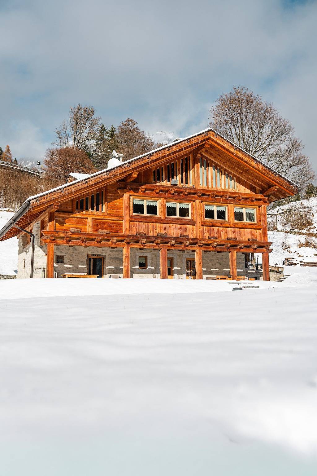 Chalet 'Maroc Mountain' con vista sulle montagne, terrazza privata e Wi-Fi in Carisolo, Alpi dell'Adamello e della Presanella
