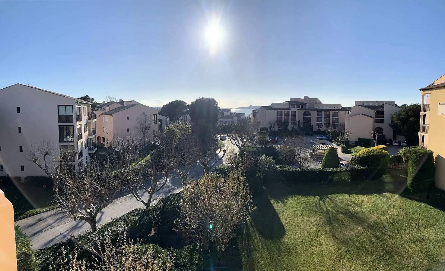 Entire apartment, Super T4 Near Sea in Domaine with Pool in La Coudoulière, Six-Fours-les-Plages