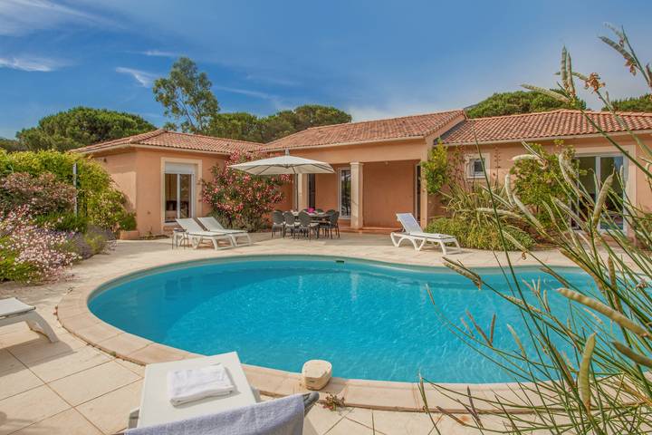 Villa pour 8 personnes, avec piscine ainsi que jardin et terrasse à Calvi - 4