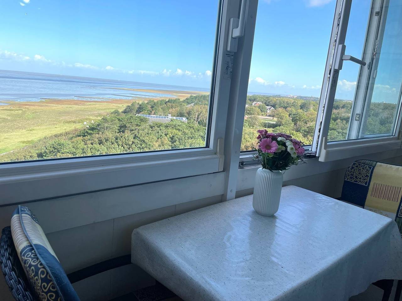 Ganze Wohnung, Gemütliche 4 Personen Ferienwohnung mit traumhaftem Meerblick, Schwimmbad und Sauna in Sahlenburg Strand, Cuxhaven