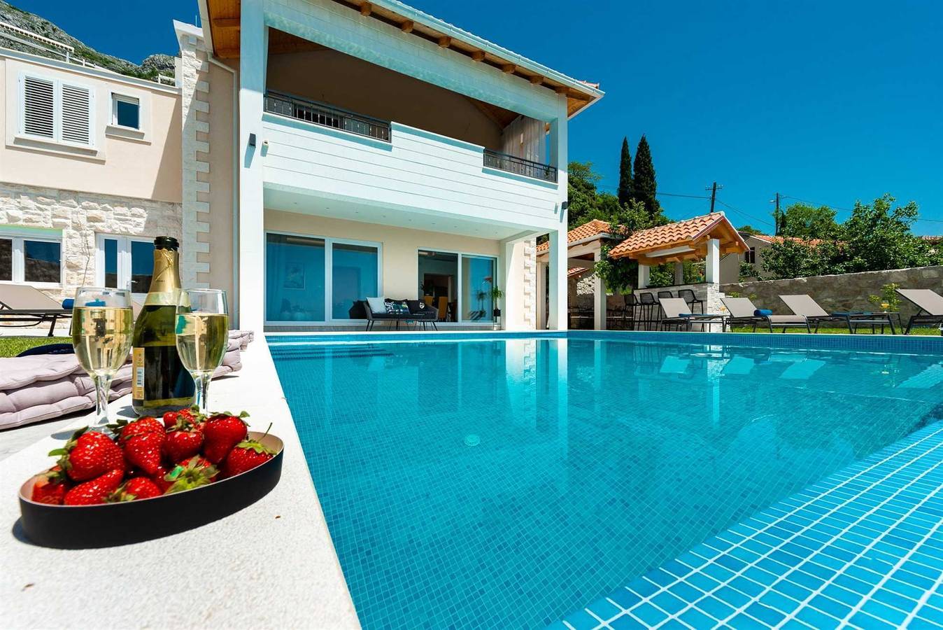 Villa Sunshine mit Infinity Pool in Mlini, Dubrovnik-Neretva