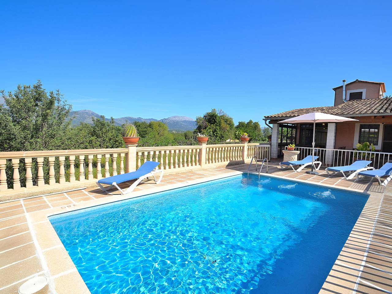 Villa familiale à Inca avec piscine privée in Puig de Santa Magdalena, Inca