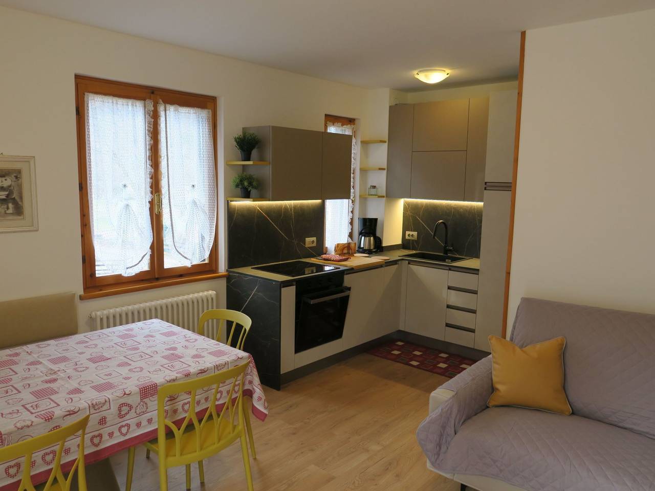 Geheel appartement, 2-stöckige Wohnung mit privatem Garten in Pur (Ledro), Ledro