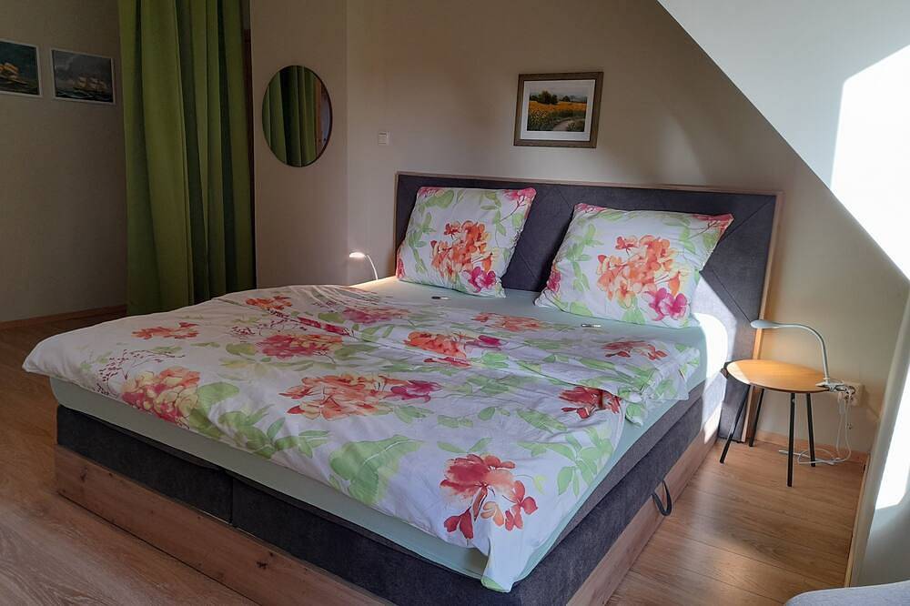 Apartamento entero, Vacaciones en el mar Báltico - un lugar aislado cerca del bosque in Ahrenshagen-Daskow, Pomerania Occidental