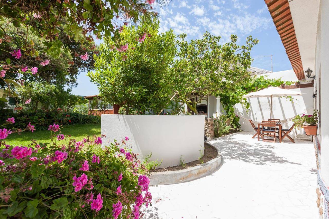 Three-Bedroom House in São Pedro da Cadeira, Distrito de Lisboa