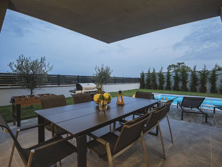 Villa für 8 Personen, mit Terrasse und Pool - 1