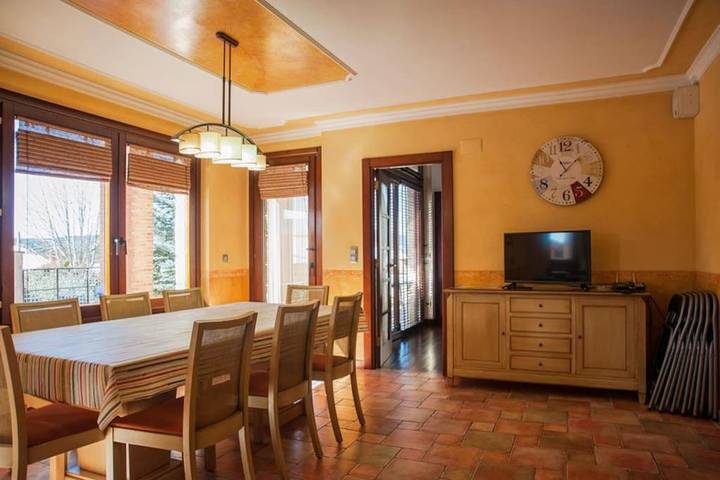 Casa rural para 10 personas, con Terraza además de Jardín y Vistas en Abejar